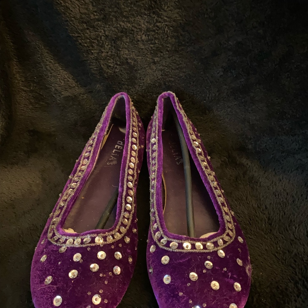 DeLiA*s Flats Slip On Women’s Sz 7 Beaded Pattern Shoes New No Box